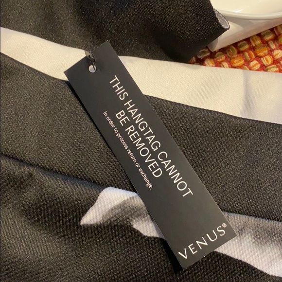 Dress - Picture 6 of 7